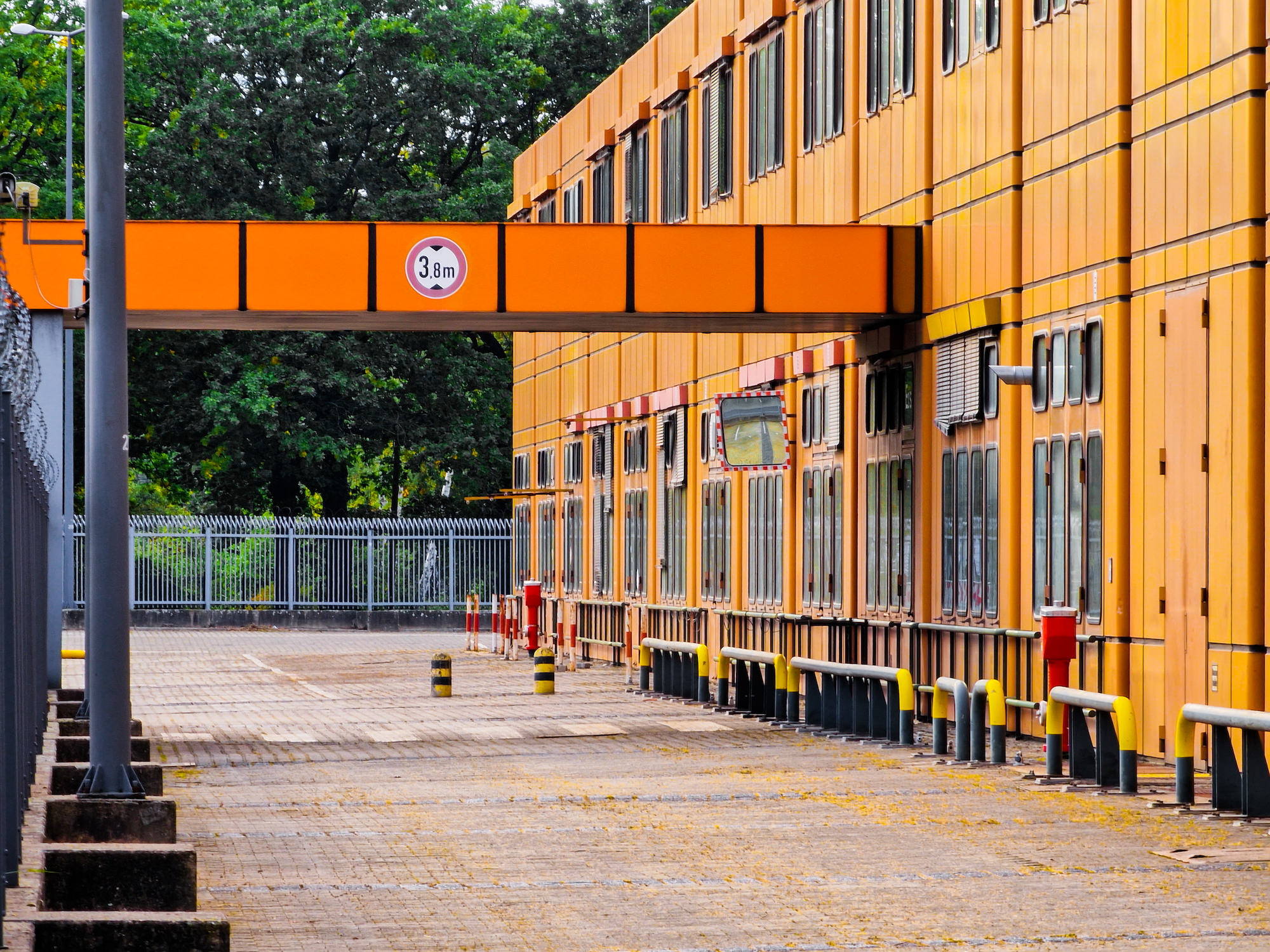 Zufahrtsstraße Energiegebäude